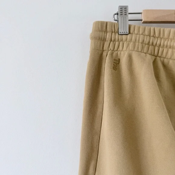 Aritzia TNA CozyAF Fleece Joggers Beige High Rise Sweatpants Size L - Picture 4 of 9